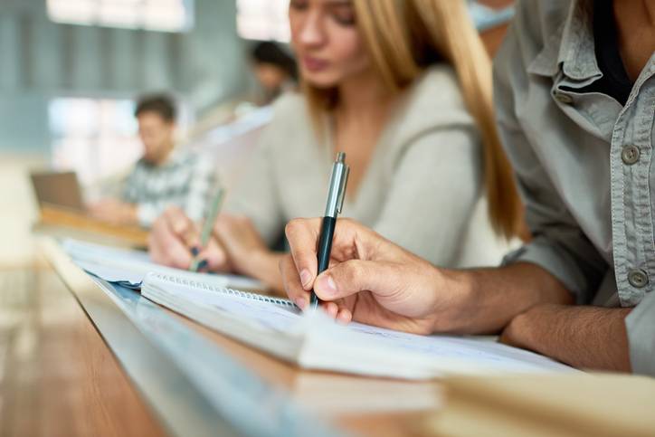 Studenci notują